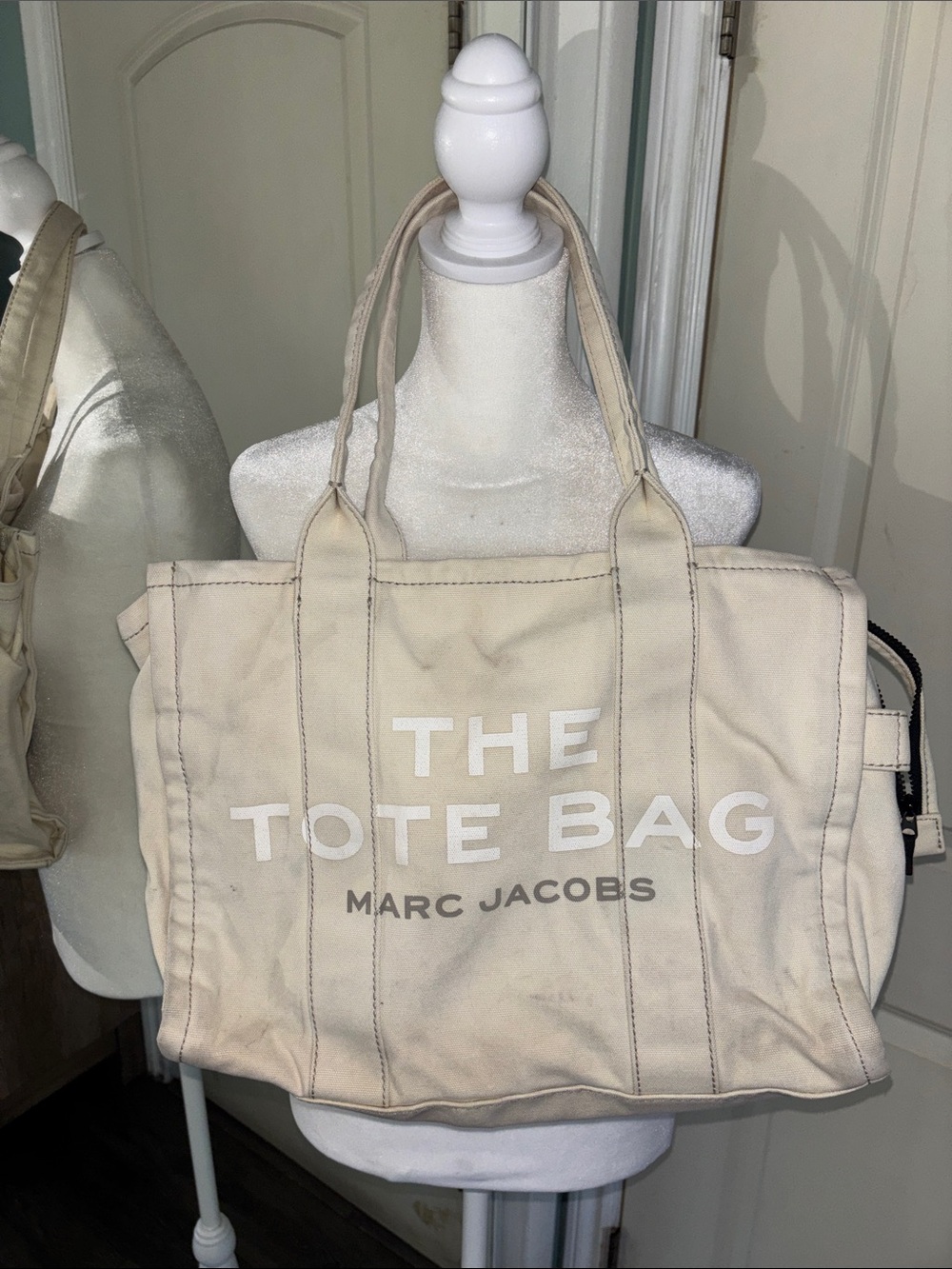 Marc Jacobs The Canvas Large Tote Bag in Beige - Picture 10 of 11